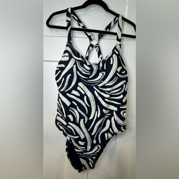 Hurley Other - NWT Hurley UPF50+ Geometric Full-piece  Swimsuit Women’s XXL